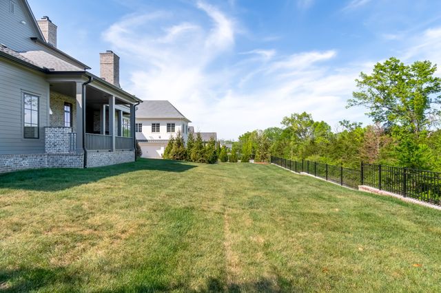 1704 Southwick Dr, Brentwood, TN 37027
