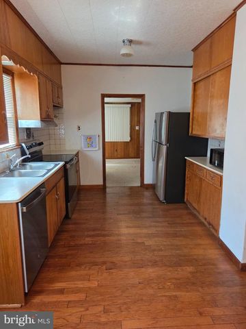 314 VICTORIA ST, Glassboro, NJ 08028