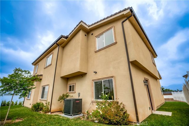 12519 Haleh Ln, Sylmar, CA 91342