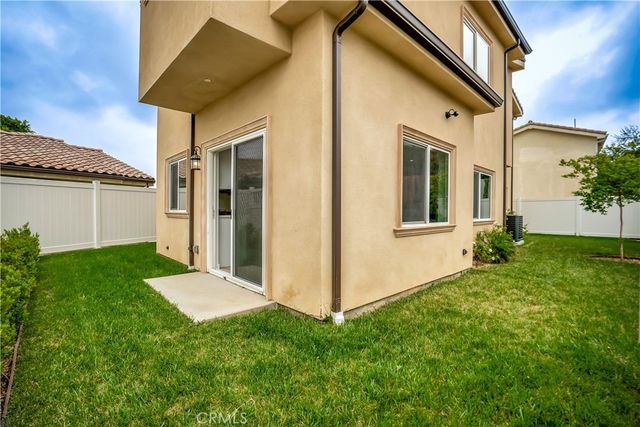 12519 Haleh Ln, Sylmar, CA 91342