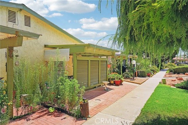 199 Summit View Drive B, Calimesa, CA 92320