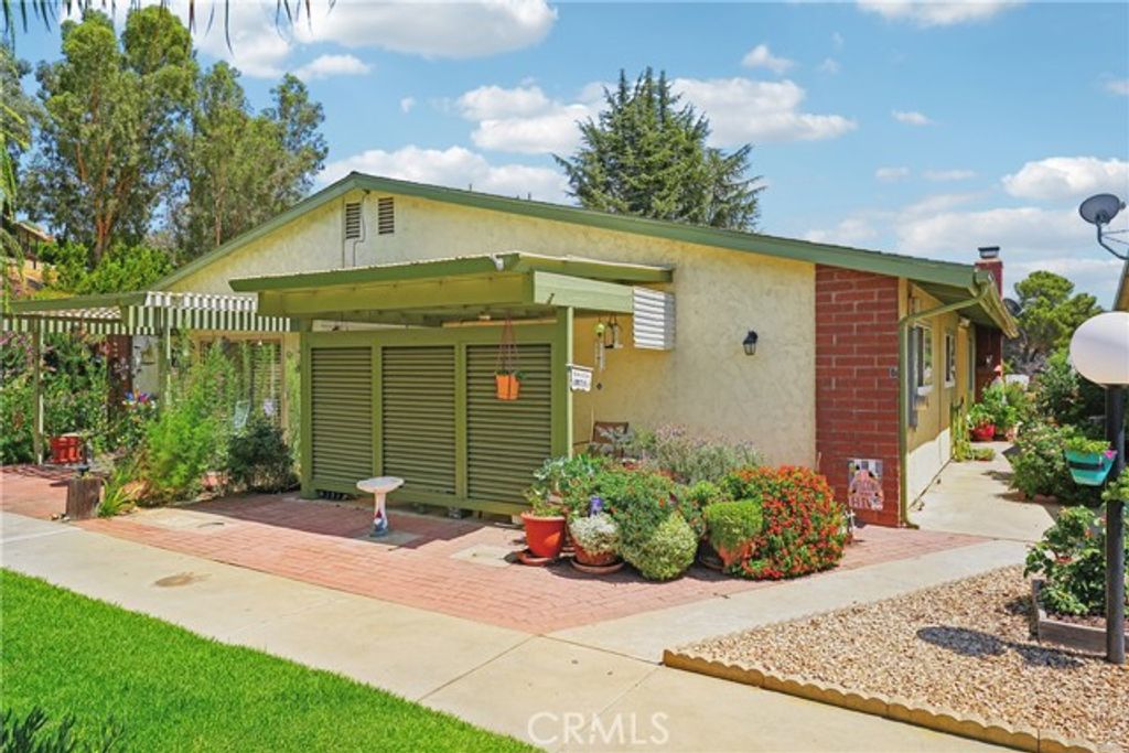 199 Summit View Drive B, Calimesa, CA 92320