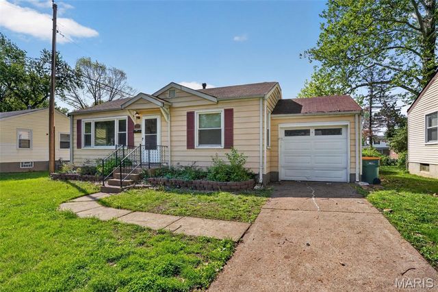 1124 Grenshaw Drive, St Louis, MO 63137
