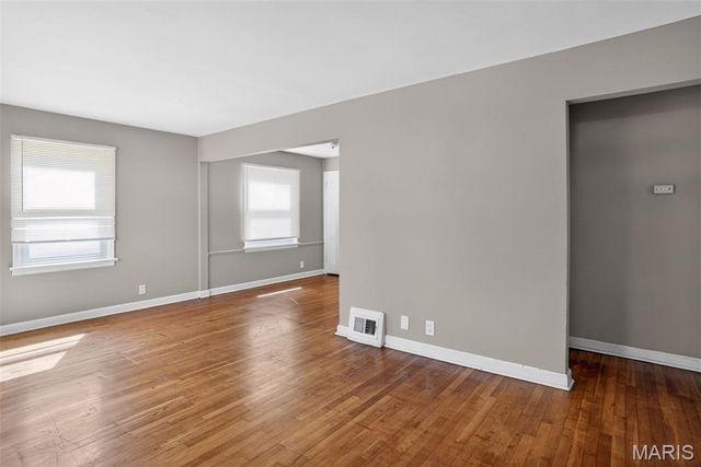 1124 Grenshaw Drive, St Louis, MO 63137