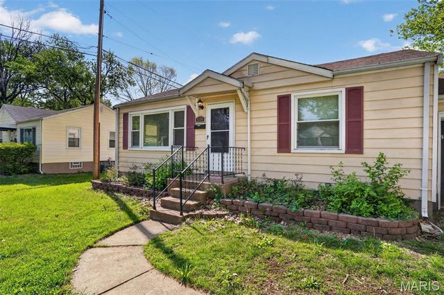 1124 Grenshaw Drive, St Louis, MO 63137