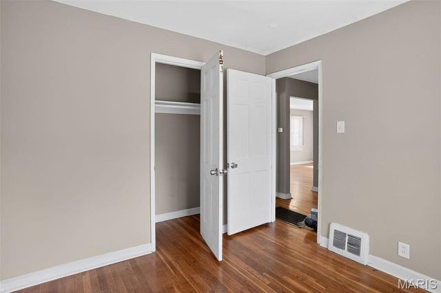 1124 Grenshaw Drive, St Louis, MO 63137