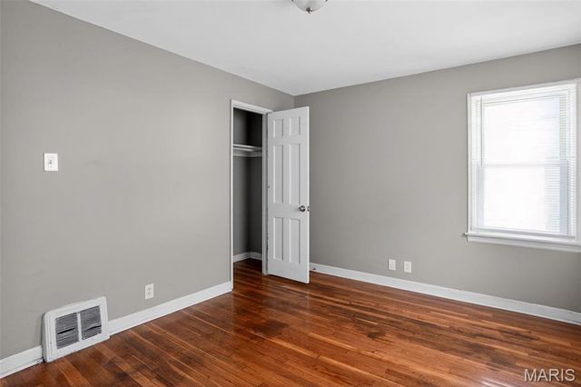 1124 Grenshaw Drive, St Louis, MO 63137