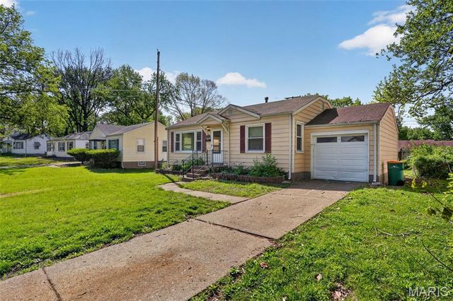 1124 Grenshaw Drive, St Louis, MO 63137