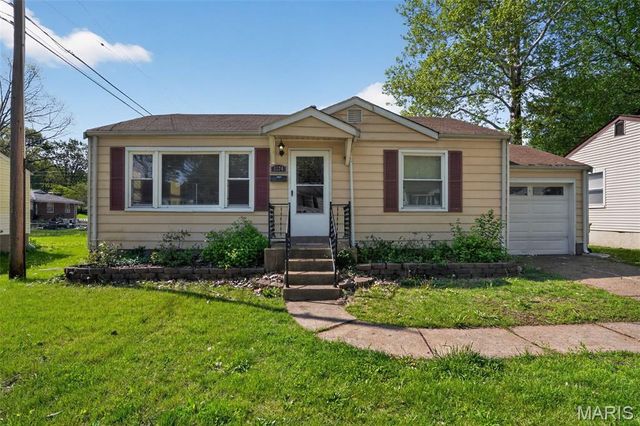 1124 Grenshaw Drive, St Louis, MO 63137