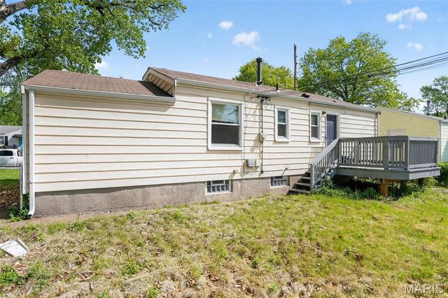 1124 Grenshaw Drive, St Louis, MO 63137