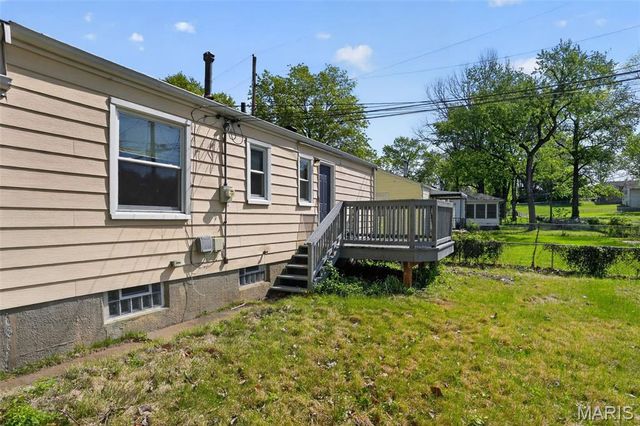 1124 Grenshaw Drive, St Louis, MO 63137