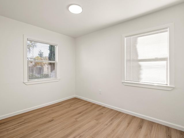 2044 E Sierra Madre Avenue, Fresno, CA 93726