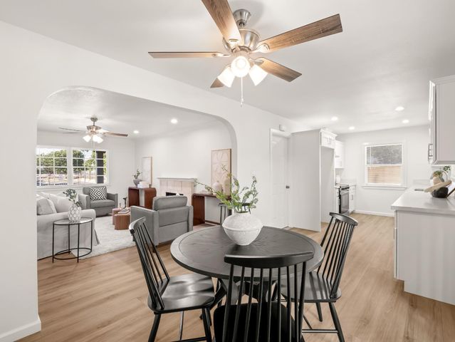 2044 E Sierra Madre Avenue, Fresno, CA 93726
