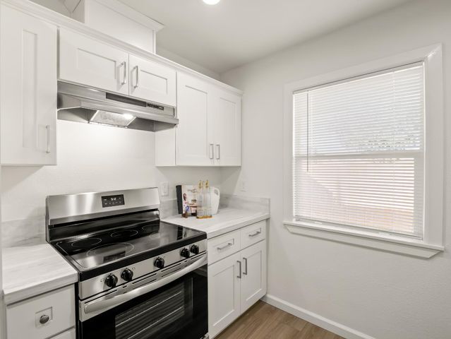 2044 E Sierra Madre Avenue, Fresno, CA 93726