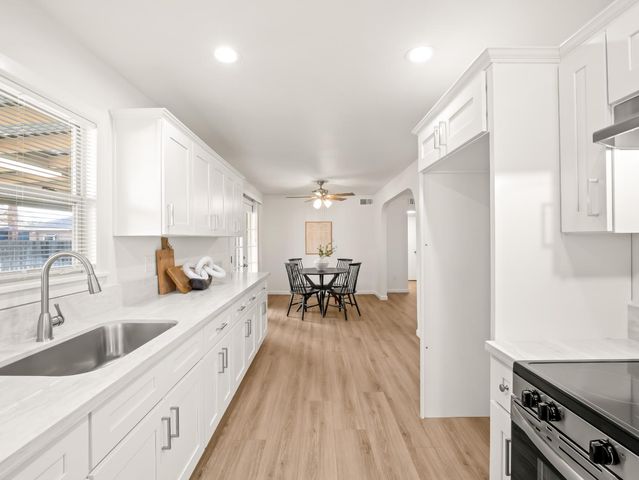 2044 E Sierra Madre Avenue, Fresno, CA 93726