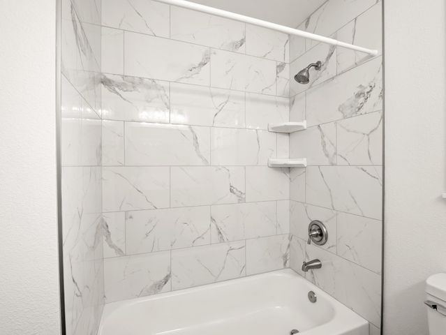2044 E Sierra Madre Avenue, Fresno, CA 93726