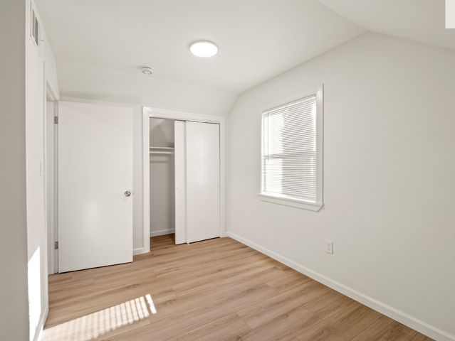 2044 E Sierra Madre Avenue, Fresno, CA 93726