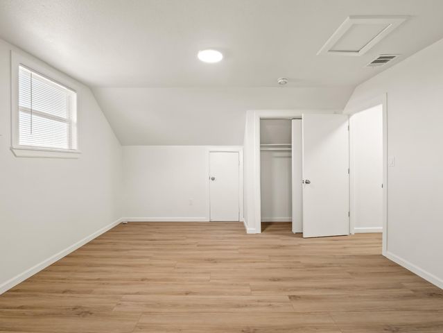 2044 E Sierra Madre Avenue, Fresno, CA 93726