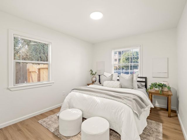 2044 E Sierra Madre Avenue, Fresno, CA 93726