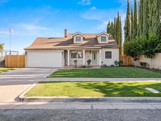 2044 E Sierra Madre Avenue, Fresno, CA 93726