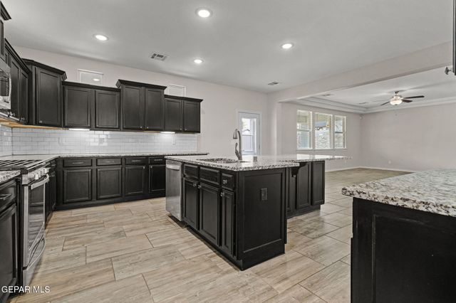 12749 IRON FALLS Drive, Horizon City, TX 79928