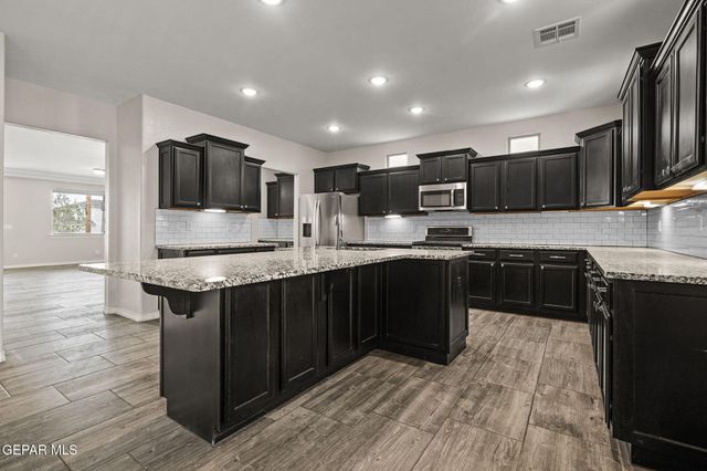 12749 IRON FALLS Drive, Horizon City, TX 79928