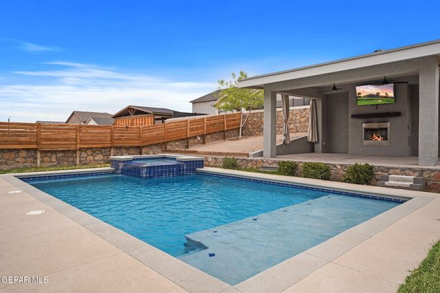 12749 IRON FALLS Drive, Horizon City, TX 79928