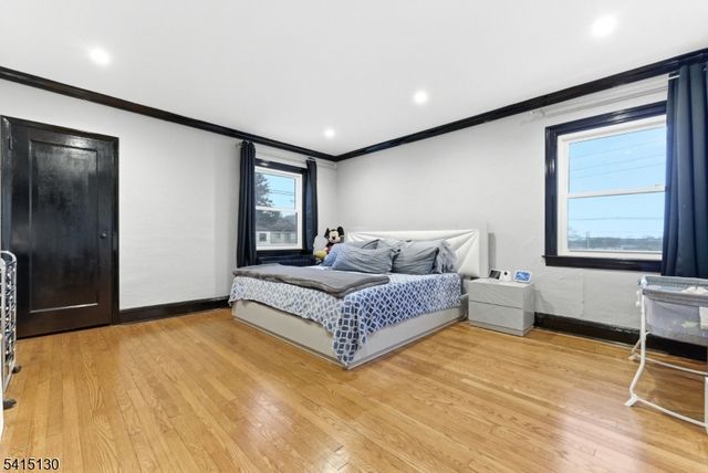 9 New Brier Ln, Clifton City, NJ 07012