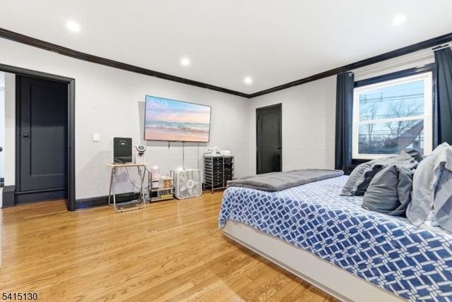 9 New Brier Ln, Clifton City, NJ 07012