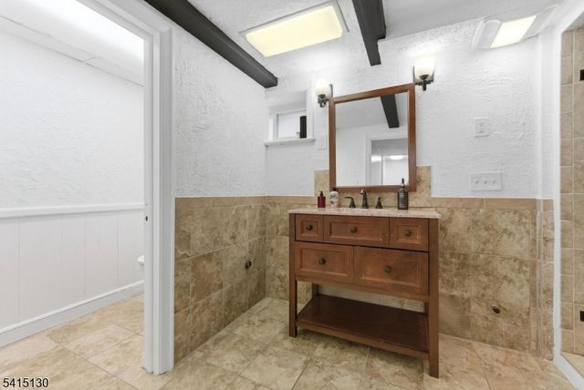 9 New Brier Ln, Clifton City, NJ 07012