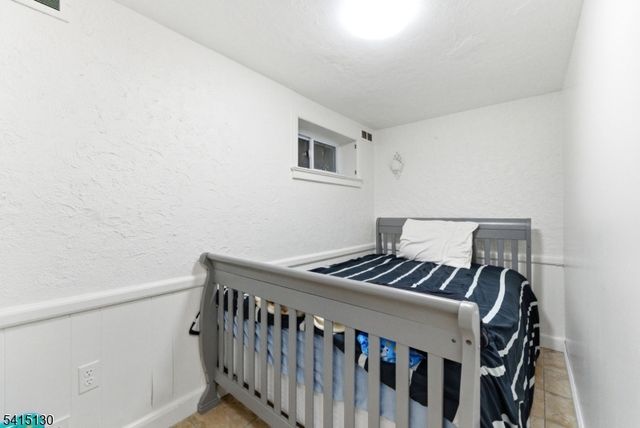 9 New Brier Ln, Clifton City, NJ 07012