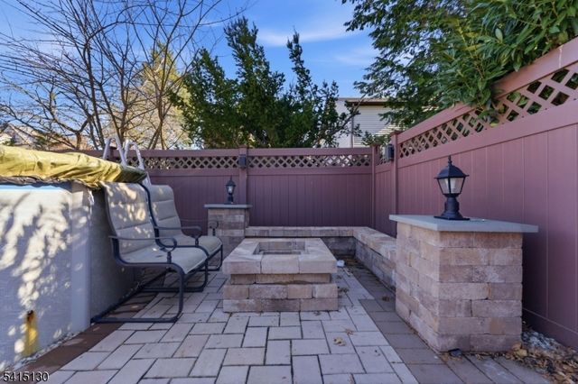 9 New Brier Ln, Clifton City, NJ 07012