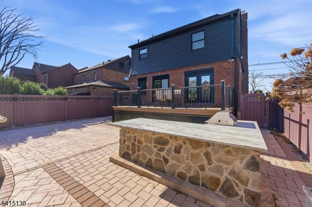 9 New Brier Ln, Clifton City, NJ 07012