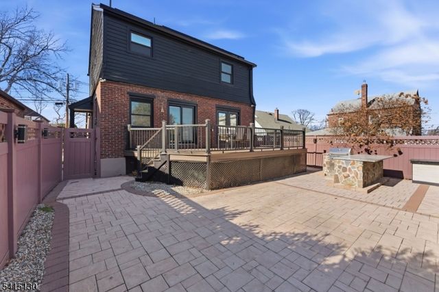 9 New Brier Ln, Clifton City, NJ 07012