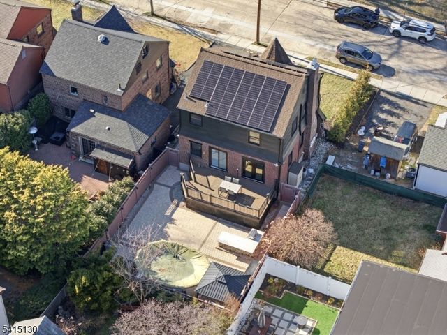 9 New Brier Ln, Clifton City, NJ 07012