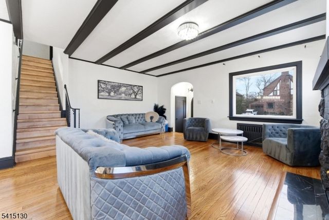 9 New Brier Ln, Clifton City, NJ 07012