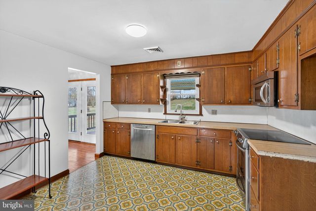 201 JACKSON RD, Gilbertsville, PA 19525