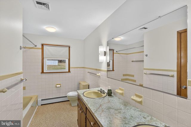 201 JACKSON RD, Gilbertsville, PA 19525