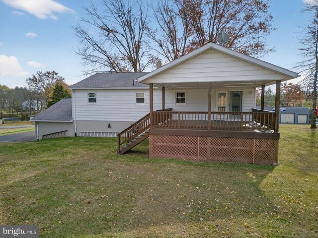 201 JACKSON RD, Gilbertsville, PA 19525
