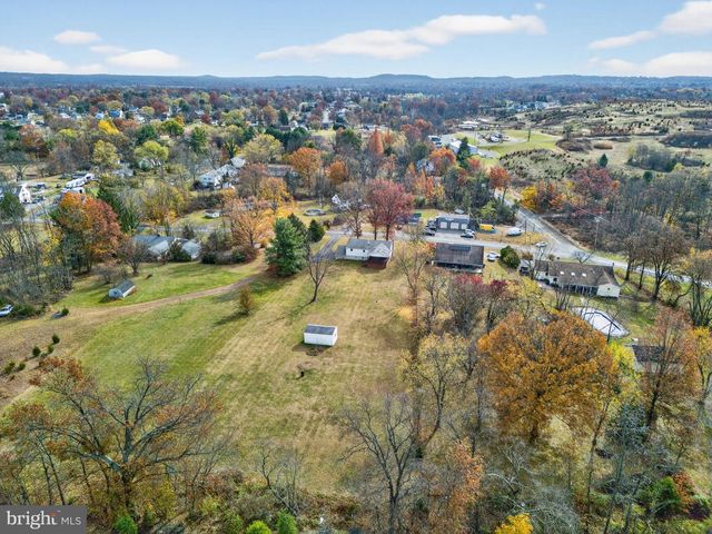 201 JACKSON RD, Gilbertsville, PA 19525