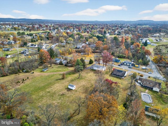 201 JACKSON RD, Gilbertsville, PA 19525