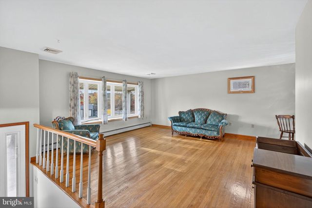 201 JACKSON RD, Gilbertsville, PA 19525