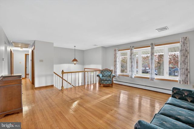 201 JACKSON RD, Gilbertsville, PA 19525