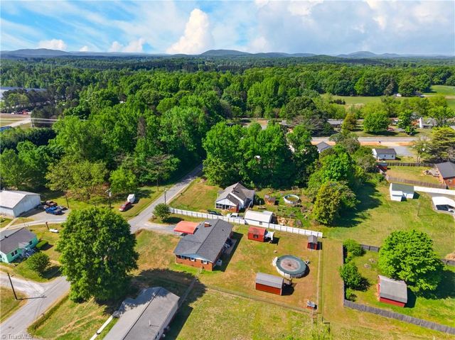 4239 Brown Loop, Randleman, NC 27317