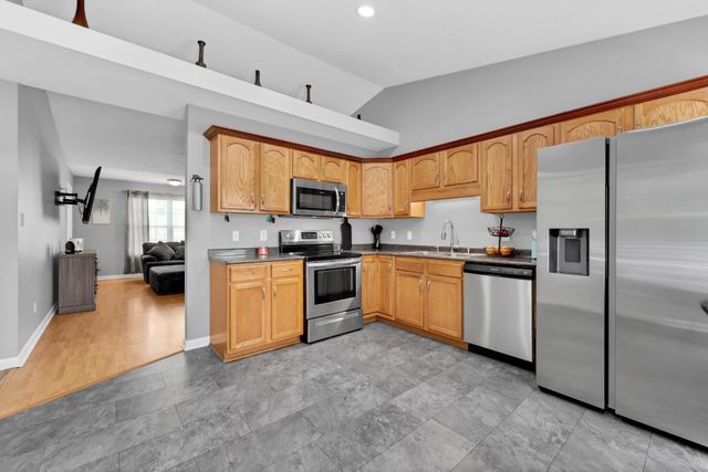 329 Pine Hill Dr, Hopkinsville, KY 42240