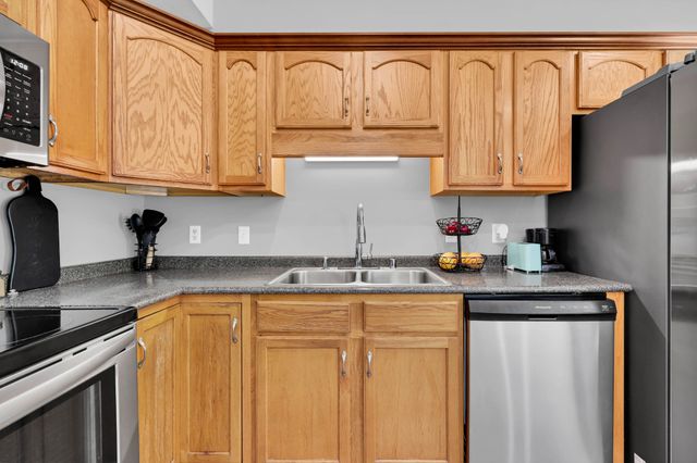 329 Pine Hill Dr, Hopkinsville, KY 42240