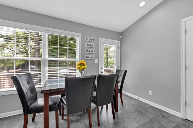 329 Pine Hill Dr, Hopkinsville, KY 42240