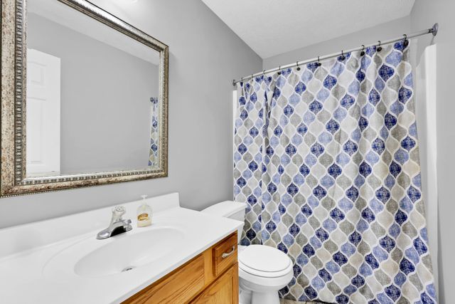 329 Pine Hill Dr, Hopkinsville, KY 42240