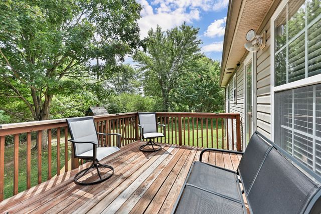 329 Pine Hill Dr, Hopkinsville, KY 42240