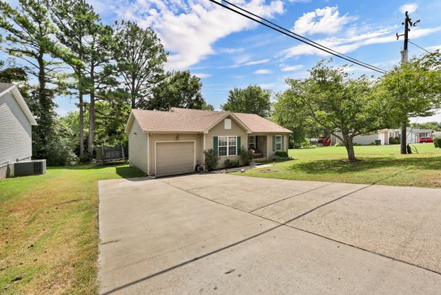 329 Pine Hill Dr, Hopkinsville, KY 42240